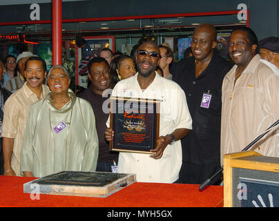 Isaac Hayes war in die Hollywood Rockwalk im Guitar Center in Los Angeles eingesetzt. November 4, 2004. - HayesIsaac Drucken Freunde. jpgHayesIsaac Drucken Freunde Veranstaltung in Hollywood Leben - Kalifornien, Red Carpet Event, USA, Filmindustrie, Prominente, Fotografie, Bestof, Kunst, Kultur und Unterhaltung, Topix prominente Mode, Besten, Hollywood Leben, Event in Hollywood Leben - Kalifornien, Film Stars, TV Stars, Musik, Promis, Topix, Bestof, Kunst, Kultur und Unterhaltung, Fotografie, Anfrage tsuni@Gamma-USA.com, Kredit Tsuni/USA, geehrt mit Ha Stockfoto