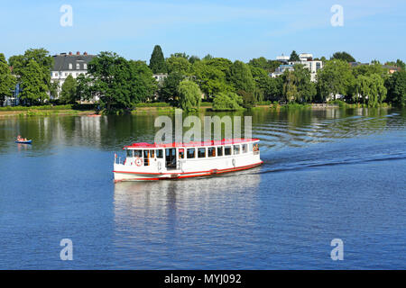 Fähre auf der Alster Stockfoto