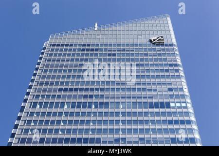 Lyon, Frankreich - 21. März 2018: Die incity Tower, der höchste Wolkenkratzer im Ortsteil La Part-Dieu in der 3. Arrondissement Lyon, Frankreich Stockfoto