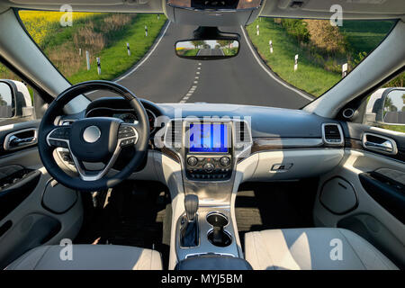 Innenraum eines Luxuswagens, Travel Concept Stockfoto