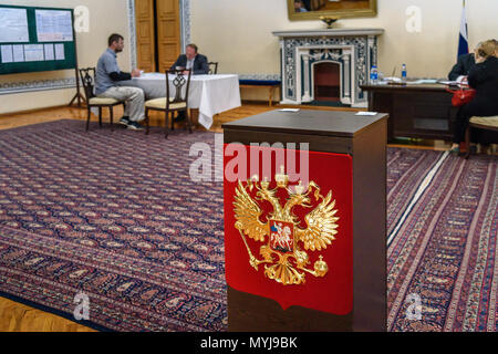 Teheran, Iran - 18. März 2018: die russischen Präsidentschaftswahlen in der Botschaft der Russischen Föderation am 18. März 2018 Stockfoto