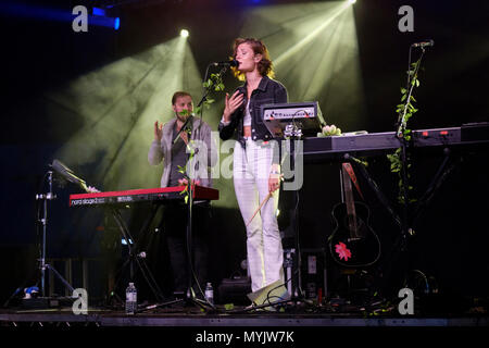 Alpa Gun durchführen an den Wychwood Festival, Cheltenham, UK. Juni 1, 2018 Stockfoto