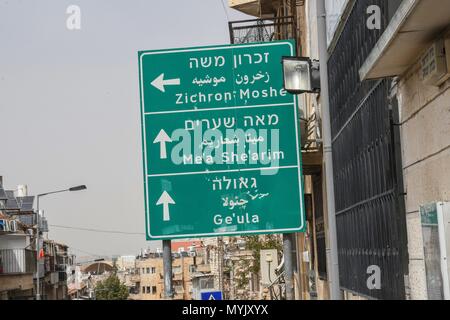 Quartal Mea Shearim in Jerusalem, 5. April 2018 | Verwendung weltweit Stockfoto