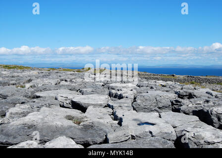 Felsige Landschaft von Inis MOR Insel in Irland, Europa Stockfoto