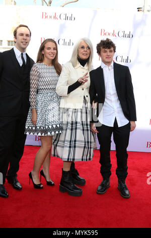 "Book Club "La Premiere im Village Theatre am 6. Mai 2018 in Westwood, CA bietet: Gast, Dexter Keaton, Diane Keaton, Herzog Keaton Wo: Westwood, Kalifornien, Vereinigte Staaten, wenn: 07. Mai 2018 Credit: Nicky Nelson/WENN.com Stockfoto