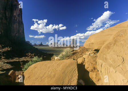 Historische Felsbrocken 1992 NORDEN FENSTER Monument Valley Navajo Tribal Park UTAH ARIZONA USA Stockfoto