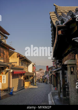 Kyoto, Japan - Apr 7, 2014. Altstadt in Kyoto, Japan. Kyoto war der kaiserlichen Hauptstadt von Japan für mehr als tausend Jahre. Stockfoto