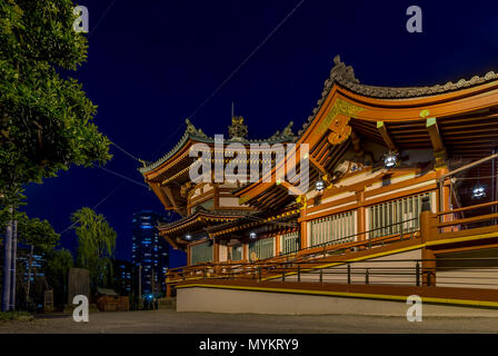 Nachtansicht des Shinobazunoike Bentendo Tempel, Ueno Park, Tokio, Japan Stockfoto