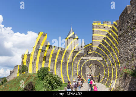 Die Cité von Carcassonne, Französisch Departement Aude, Occitanie Region, Frankreich. Stockfoto