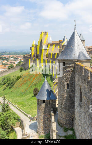 Die Cité von Carcassonne, Französisch Departement Aude, Occitanie Region, Frankreich. Stockfoto