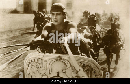 Der mexikanische Schauspieler Ramon Novarro, einen Wagen in einer Szene aus dem Film Ben Hur, 1925 Stockfoto