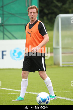 Damian Lewis während des England Team Training für Fußball Hilfe für UNICEF an Motspur Parks, London. Stockfoto