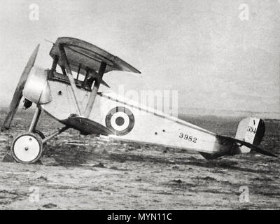 . Englisch: Die Nieuport Ni 11 war eines der ersten Flugzeuge, die von vielen Italienischen geflogen Asse. Seit 1915 Macchi hergestellt das Flugzeug unter Lizenz. Der ebene, da es die minimale Größe erhielt den Spitznamen "Bebè' durch den Piloten. 1915. Unbekannt 388 Nieuport Ni. 11. Stockfoto