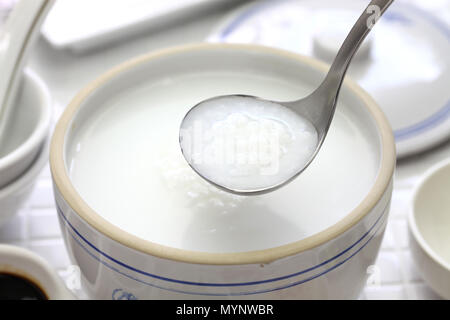 Congee, chinesischen Reisbrei, Chinesisch traditionell gesundes Frühstück Stockfoto