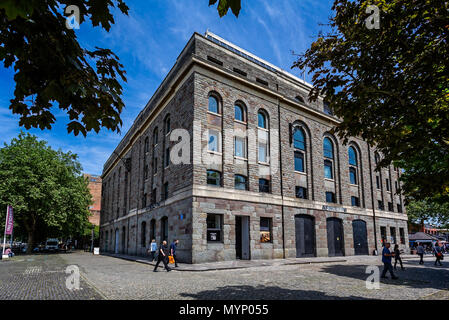 Die ASrnolfini Zentrum für zeitgenössische Künste in Bristol, Avon, Großbritannien am 6. Juni 2018 getroffen Stockfoto