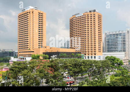 Clarke Quay am Singapore River in Singapur gesehen von Fort Canning Park Stockfoto