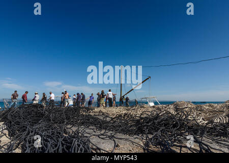 Carloforte, Insel San Pietro, Italien, 08. Mai 2014: "attanza' ist eine alte Technik, die auf Netzen fischen. In Sardinien (Italien) Stockfoto