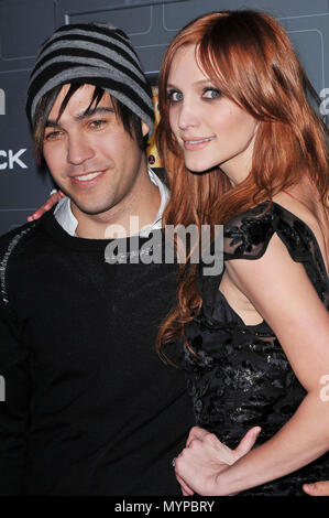 Pete Wentz und Ashley Simpson - T-Mobil Sidekick LX Launch Party auf der Paramount in Los Angeles.01 SimpsonAshley WentzPete 01 Event in Hollywood Leben - Kalifornien, Red Carpet Event, USA, Filmindustrie, Prominente, Fotografie, Bestof, Kunst, Kultur und Unterhaltung, prominente Mode, Besten, Hollywood Leben, Event in Hollywood Leben - Kalifornien, Roter Teppich und backstage, Musik Prominente, Topix, Paar, Familie (Mann und Frau) und Kids - Kinder, Brüder und Schwestern anfrage tsuni@Gamma-USA.com, Kredit Tsuni/USA, 2006 bis 2009 Stockfoto