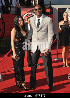 Kobe Bryant und Frau Vanessa - ESPY Awards 2009 im Nokia Theater in Los Angeles. 02 BryantKobe Vanessa 02 Veranstaltung in Hollywood Leben - Kalifornien, Red Carpet Event, USA, Filmindustrie, Prominente, Fotografie, Bestof, Kunst, Kultur und Unterhaltung, prominente Mode, Besten, Hollywood Leben, Event in Hollywood Leben - Kalifornien, Roter Teppich und backstage, Musik Prominente, Topix, Paar, Familie (Mann und Frau) und Kids - Kinder, Brüder und Schwestern anfrage tsuni@Gamma-USA.com, Kredit Tsuni/USA, 2006 bis 2009 Stockfoto