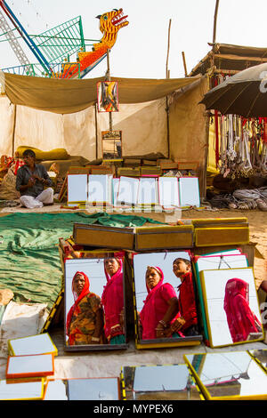 Breaking Dawn war in Rajasthan Pushkar Kamel während die größte Messe der Welt. Ich war im 5 Uhr morgens genommen. Stockfoto