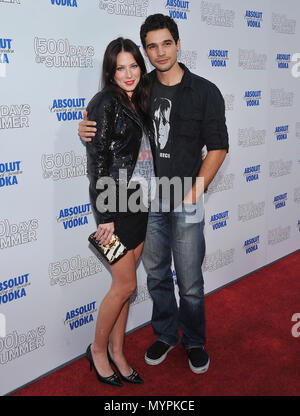 Lynn Collins und Steven Strait - 500 Tage Sommer Premiere auf der Egyptian Theatre in Los Angeles.09 CollinsLynn StraitSteven 09 Veranstaltung in Hollywood Leben - Kalifornien, Red Carpet Event, USA, Filmindustrie, Prominente, Fotografie, Bestof, Kunst, Kultur und Unterhaltung, prominente Mode, Besten, Hollywood Leben, Event in Hollywood Leben - Kalifornien, Roter Teppich und backstage, Musik Prominente, Topix, Paar, Familie (Mann und Frau) und Kids - Kinder, Brüder und Schwestern anfrage tsuni@Gamma-USA.com, Kredit Tsuni/USA, 2006 bis 2009 Stockfoto