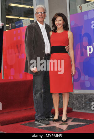 Mary Steenburgen Ted Danson 11 - Mary Steenburgen geehrt mit einem Stern auf dem Hollywood Walk of Fame in Los Angeles. 11 Mary Steenburgen Ted Danson 11 Veranstaltung in Hollywood Leben - Kalifornien, Red Carpet Event, USA, Filmindustrie, Prominente, Fotografie, Bestof, Kunst, Kultur und Unterhaltung, prominente Mode, Besten, Hollywood Leben, Event in Hollywood Leben - Kalifornien, Roter Teppich und backstage, Musik Prominente, Topix, Paar, Familie (Mann und Frau) und Kids - Kinder, Brüder und Schwestern anfrage tsuni@Gamma-USA.com, Kredit Tsuni/USA, 2006 bis 2009 Stockfoto