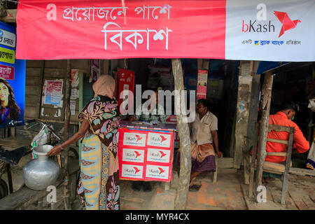 Eine mobile Banking Store unter Burigoalini Bazar. Shyamnagar, Satkhira, Bangladesch Stockfoto