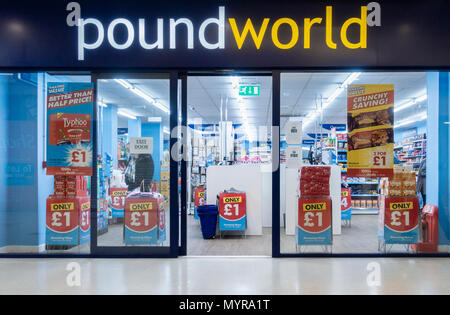Poundworld shop in Middlesbrough, North East England. Großbritannien Stockfoto