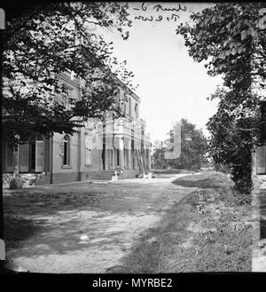 60479-18 Guerre de 1870-1871. Château de Saint-augustin, Batterie. Courbevoie (Hauts-de-Seine), postérieur au 28 mai 1871. / De Hippolyte Blancard (1843-1924). Détail d'une vue stéréoscopique. Bibliothèque Historique de la Ville de Paris. 22 Château du Parc de Saint-augustin, 02. Stockfoto