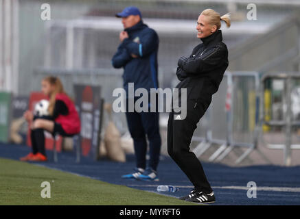 Schottland manager Shelley Kerr während der 2019 FIFA Frauenfussball Weltmeisterschaft qualifizieren, Gruppe 2 Spiel bei Falkirk Stadium. Stockfoto