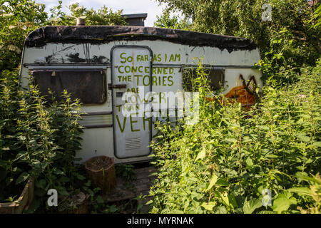 Sipson, UK. 5. Juni 2018. Wachsen Heathrow ist ein Off-grid-Gemeinschaft Raum dazu beitragen, die Erweiterung des Flughafens Heathrow Dörfer kämpfen. Stockfoto