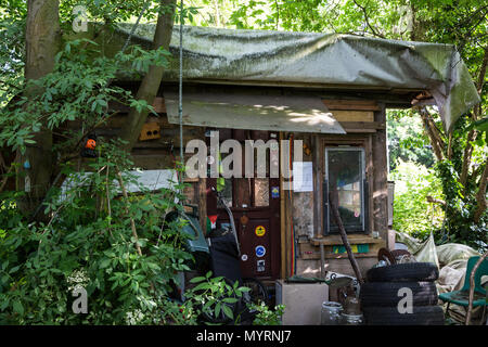 Sipson, UK. 5. Juni 2018. Wachsen Heathrow ist ein Off-grid-Gemeinschaft Raum dazu beitragen, die Erweiterung des Flughafens Heathrow Dörfer kämpfen. Stockfoto