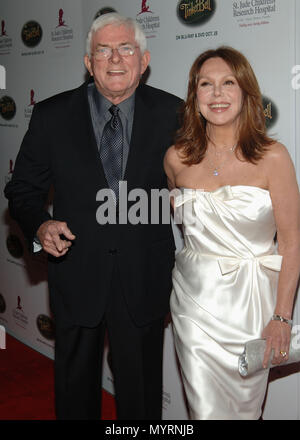 Phil Donahue und Frau Marlo Thomas - Landebahn für das Leben zugunsten der St. Jude Children's Hospital im Beverly Hilton Hotel in Los Angeles. 14 ThomasMarlo DonahuePhill 14 Veranstaltung in Hollywood Leben - Kalifornien, Red Carpet Event, USA, Filmindustrie, Prominente, Fotografie, Bestof, Kunst, Kultur und Unterhaltung, prominente Mode, Besten, Hollywood Leben, Event in Hollywood Leben - Kalifornien, Roter Teppich und backstage, Musik Prominente, Topix, Paar, Familie (Mann und Frau) und Kids - Kinder, Brüder und Schwestern anfrage tsuni@Gamma-USA.com, Kredit Tsuni/USA, 2006 bis 2009 Stockfoto