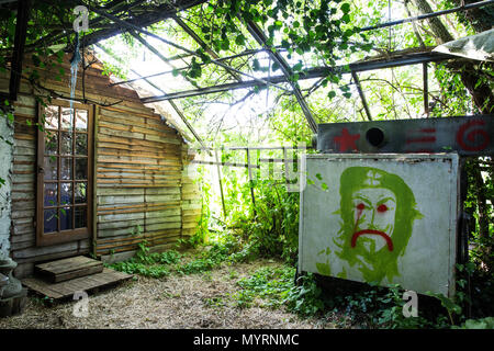 Sipson, UK. 5. Juni 2018. Wachsen Heathrow ist ein Off-grid-Gemeinschaft Raum dazu beitragen, die Erweiterung des Flughafens Heathrow Dörfer kämpfen. Stockfoto