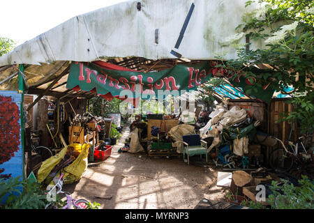 Sipson, UK. 5. Juni 2018. Wachsen Heathrow ist ein Off-grid-Gemeinschaft Raum dazu beitragen, die Erweiterung des Flughafens Heathrow Dörfer kämpfen. Stockfoto