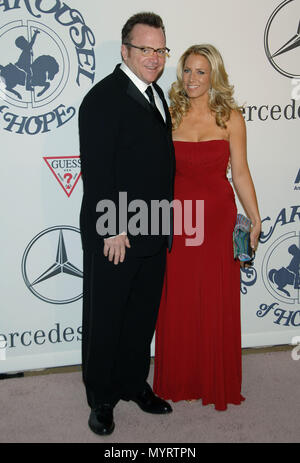 Tom Arnold und Frau Shelby Ankunft am 17. Karussell der Hoffnung im Beverly Hilton Hotel in Los Angeles. in voller Länge lächeln Auge contactArnoldTom Shelby 004 Veranstaltung in Hollywood Leben - Kalifornien, Red Carpet Event, USA, Filmindustrie, Prominente, Fotografie, Bestof, Kunst, Kultur und Unterhaltung, prominente Mode, Besten, Hollywood Leben, Event in Hollywood Leben - Kalifornien, Roter Teppich und backstage, Musik Prominente, Topix, Paar, Familie (Mann und Frau) und Kids - Kinder, Brüder und Schwestern anfrage tsuni@Gamma-USA.com, Kredit Tsuni/USA, 2006 bis 2009 Stockfoto