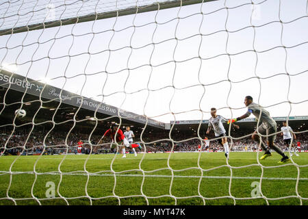 Leeds, Großbritannien. 7 Jun, 2018. Danny Welbeck von England scores zweites Ziel seiner Seite der Partitur 2-0 zu machen während der internationalen Freundschaftsspiel zwischen England und Costa Rica an der Elland Road am 7. Juni 2018 in Leeds, England. (Foto von Daniel Chesterton/phcimages) Credit: PHC Images/Alamy leben Nachrichten Stockfoto