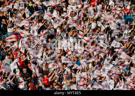 Leeds, Großbritannien. 7 Jun, 2018. England Fans vor dem Internationalen Freundschaftsspiel zwischen England und Costa Rica an der Elland Road am 7. Juni 2018 in Leeds, England. (Foto von Daniel Chesterton/phcimages) Credit: PHC Images/Alamy leben Nachrichten Stockfoto