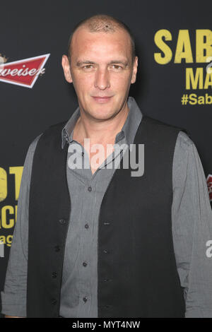 *** Foto *** Schauspieler Alan O'Neill hat sich Hollywood, CA - 19. März: Alan O'Neills Teilnahme an abotage' - Los Angeles Premiere am Regal Cinemas L.A. übergeben Live Kalifornien am 19. März 2014. Credit: Faye Sadou/MediaPunch Stockfoto