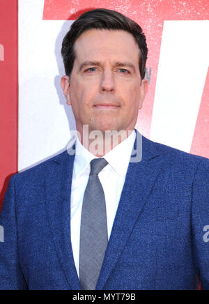 Los Angeles, USA. 7. Juni 2018. Schauspieler Ed Helms sorgt sich Warner Bros. und New Line Cinema die Weltpremiere von "Tag" am 7. Juni 2018 im Regency Dorf Theater in Los Angeles, Kalifornien. Foto von Barry King/Alamy leben Nachrichten Stockfoto