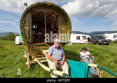 Appleby-in-Westmorland, Großbritannien 7. Juni 2018. Die Reisenden an der Appleby Horse Fair. Die Messe hat sich seit 1685 unter dem Schutz einer Charta von König James II. gewährt bestanden Beginnend in der ersten Woche im Juni und läuft für eine Woche die Messe von Roma und Sinti, Händlern und Reisenden aus ganz Europa besucht wird. Credit: Mark Richardson/Alamy leben Nachrichten Stockfoto