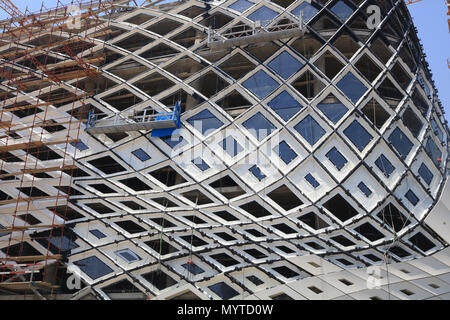 Beirut, Libanon, 8. Juni 2018. Ein 5-stöckiges Kaufhaus durch den späten weltweit renommierten britischen Architektin Zaha Hadid in Beirut Souks zu einem Preis von $ 40 Mio. im Central Business District von Beirut ist kurz vor der Fertigstellung. Credit: Amer ghazzal/Alamy leben Nachrichten Stockfoto