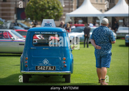 Honourable Artillery Company, London, UK. Am 8. Juni 2018. Eine Anzeige von einigen der besten Autos der Welt in der intimen Atmosphäre der Gärten der Honourable Artillery Company unter heißer Sonne, durch Stadt Büros umgeben. Credit: Malcolm Park/Alamy Leben Nachrichten. Stockfoto