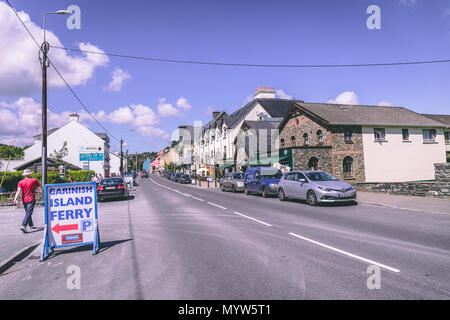 Juni 4th, 2018, Glengarriff, Irland - Dorf ca. 800 Leute auf der N 71 nationalen Nebenstraße in der Beara Halbinsel County Cork Stockfoto