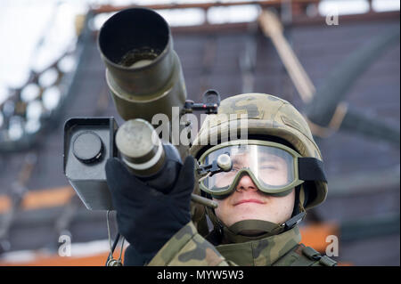 Polnische man-Portable Air-defense System pzr Grom Rakete mit Launcher in Gdynia, Polen. 14. Januar 2017 © wojciech Strozyk/Alamy Stock Foto Stockfoto