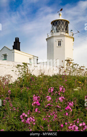 Am frühen Morgen über die Eidechse Leuchtturm (erbaut 1751), Lizard Point, Cornwall, England Stockfoto