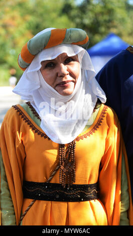 Porträt eines ukrainischen Frau in traditioneller Kleidung. Stockfoto