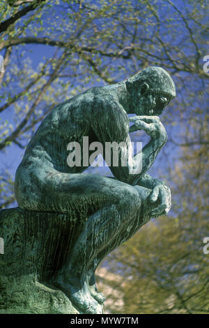 1992 HISTORISCHE DENKERSTATUE AUS BRONZE (©AUGUSTE RODIN 1909) RODIN MUSEUM BEN FRANKLIN PARKWAY PHILADELPHIA PENNSYLVANIA USA Stockfoto