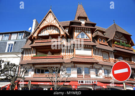 Le Morny's Cafe, Place de Morny, Deauville, Normandie, Frankreich, Europa Stockfoto
