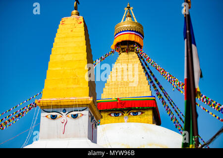 (Selektive Fokus) Weisheit Auge auf auch ein Swayambhunath Stupa wie Monkey Tempel bekannt. Swayambhunath Stupa ist eine uralte religiöse Architektur auf einem Hil Stockfoto